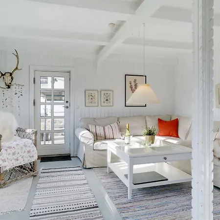 Uddi - 150m From The Sea By Interhome
