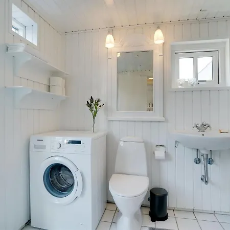 Uddi - 150m From The Sea By Interhome Lokken